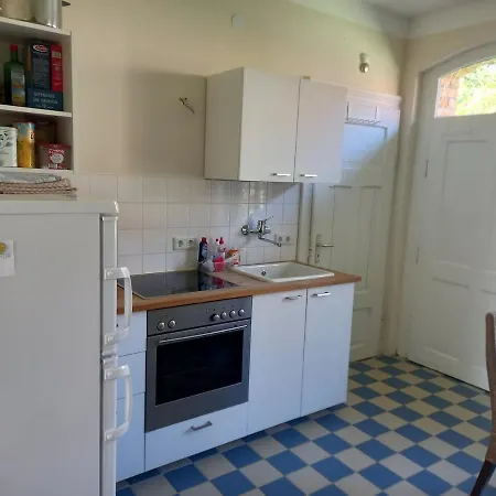 公寓 Charming Flat With Wood Stove On A Large Farm